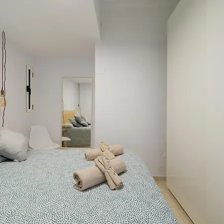 Cozy Nearby Flat Canteras